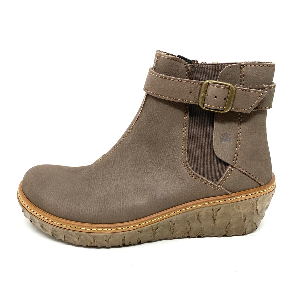 El Naturalista Brown Ankle Boots